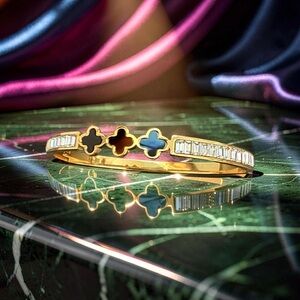 Elegant Gold and Black Women's Bracelet